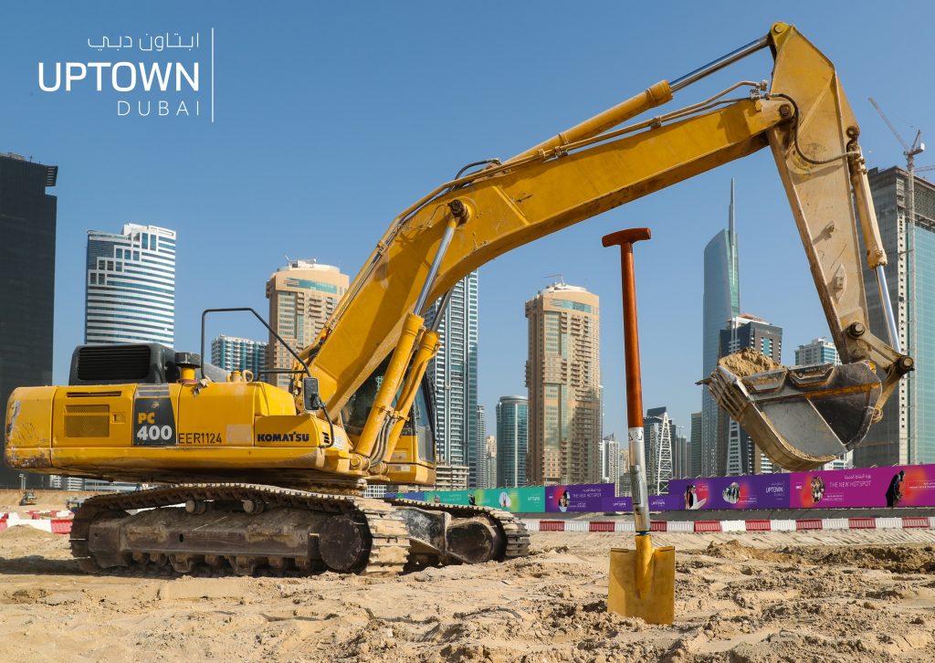 03 Uptown Dubai site w digger