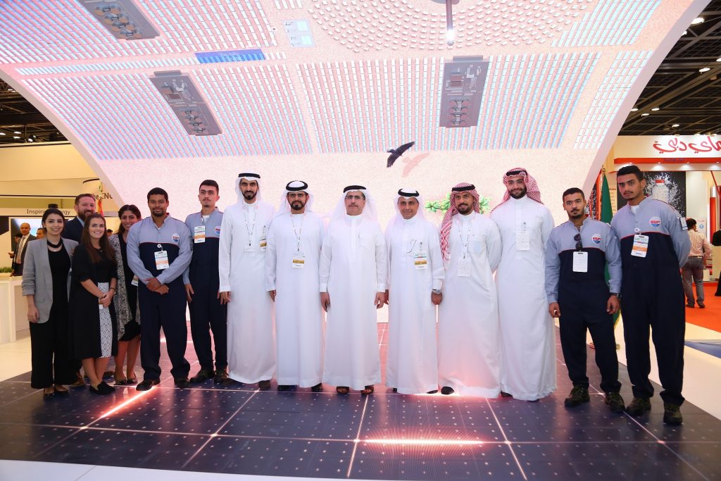 His Excellency Saeed Al Tayer Managing Director and Chief Executive Officer DEWA visited the ACWA Power platform on the last day of WETEX bringing the event to an end on a high note. 4