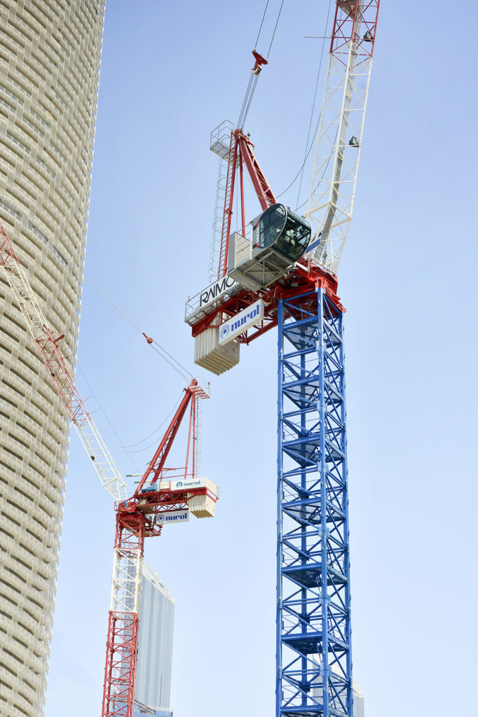 The Raimondi LR165 and LR213 erected at Abu Dhabi corniche 1