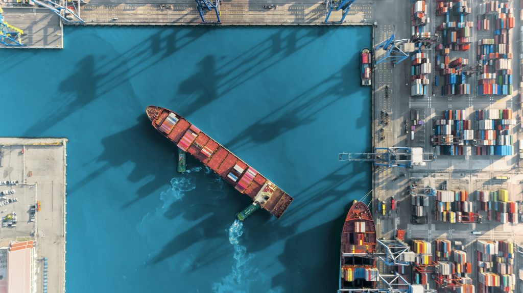 A container vessel entering a terminal 002 scaled