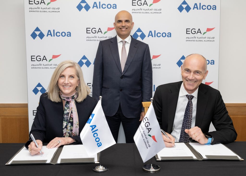 EGA Alcoa signing photo 1