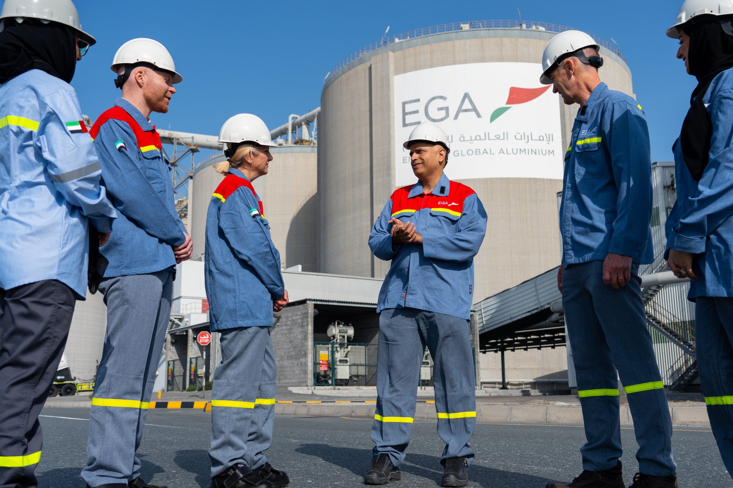 EGA and Alcoa deal teams at EGA Al Taweelah with EGA CEO Abdulnasser Bin Kalban 1 scaled