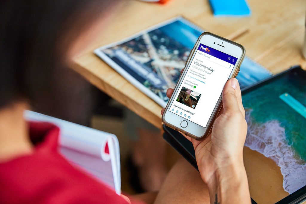 FedEx Boosts Convenience with New Paperless Mobile Shipping Solution in the UAE Bahrain and Kuwait