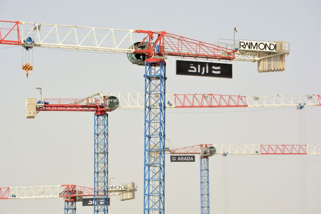 Raimondi Middle East erects eleven cranes at Aljada in Sharjah UAE 3 scaled